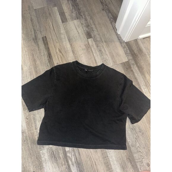 Zara Tops - NWT Women's Zara Cropped T Shirt